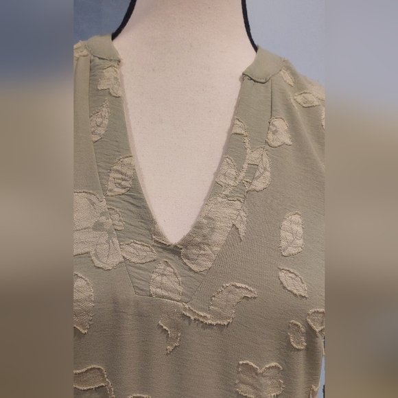 Joie Olive Textured Long Sleeve Dress - Picture 2 of 8